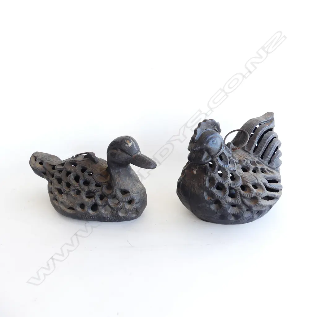 CAST IRON DUCK & ROOSTER TEA LIGHT HOLDERS L.300mm Image 1++