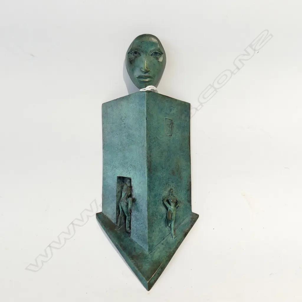 KINGSLEY BAIRD UNTITLED BRONZE WALL SCULPTURE,SIGNED, DATED 1990 EDITION 3/6 EX GUY NGAN ESTATE H. 240MM Image 1++
