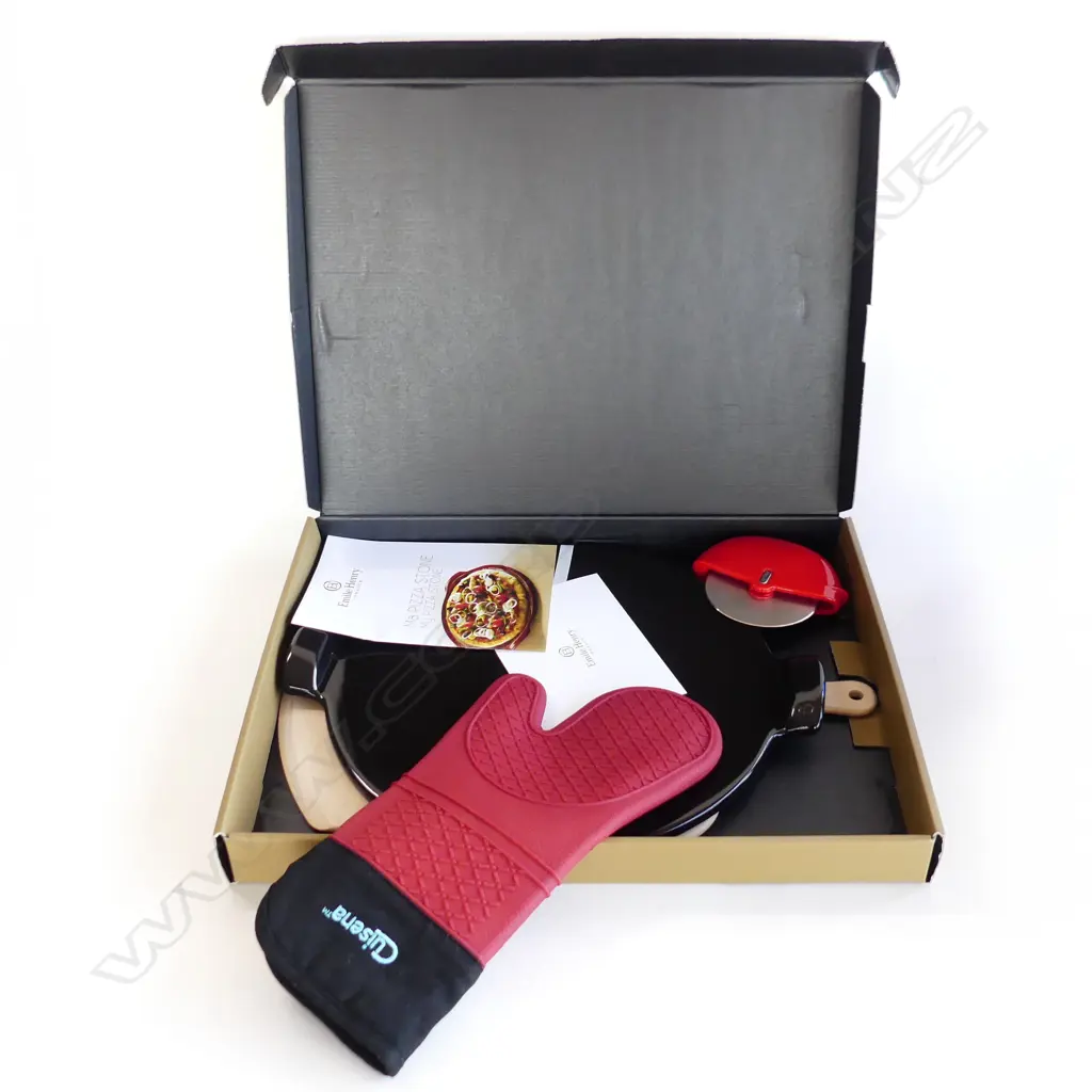 EMILE HENRY FRENCH PIZZA STONE, WOODEN TRAY, MIT & CUTTER UNUSED & BOXED Image 1++