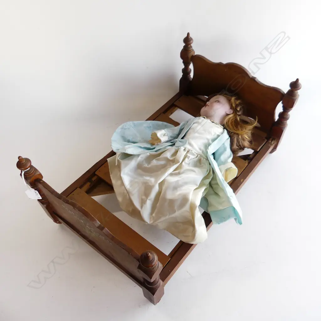 NZ COLONIAL KAURI DOLLS BED &ARMAND MARSEILLE DOLL Image 1++