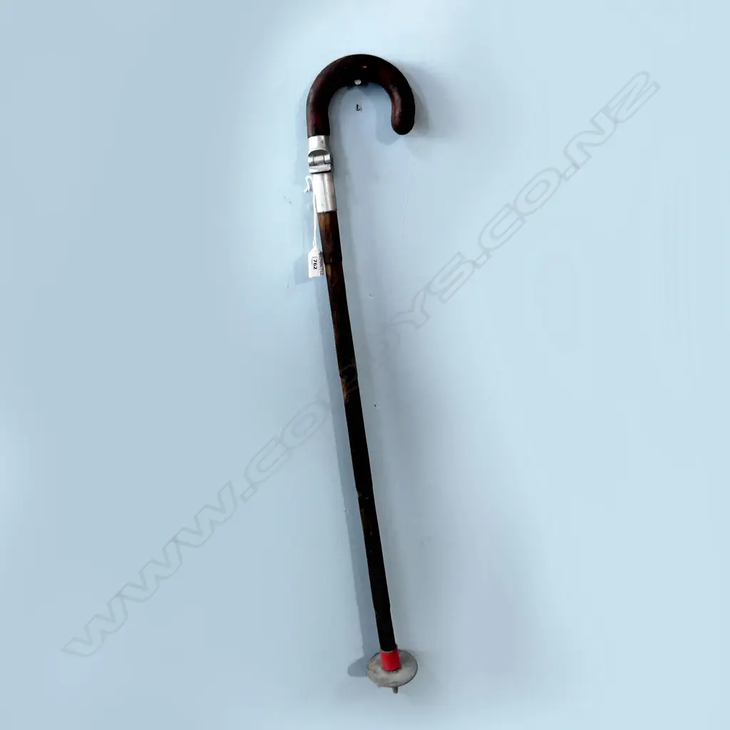VINTAGE WALKING / SHOOTING STICK (LEATHER HANDLE SPLITS AS A SEAT) L.840mm Image 1++