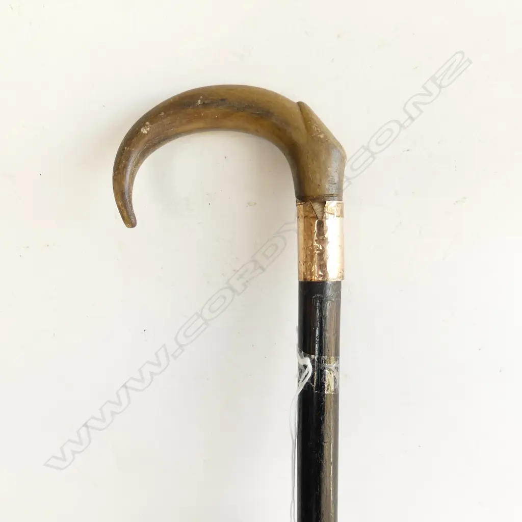 VINTAGE WALKING STICK WITH HORN HANDLE & MONOGRAMMED 9CT GOLD BAND Image 1++