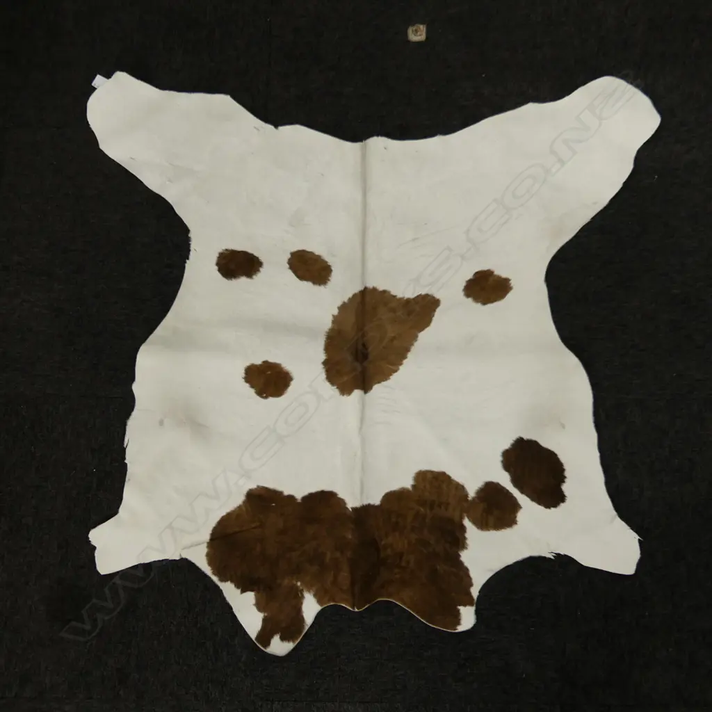 SMALL COW HIDE RUG 900x1000mm Image 1++