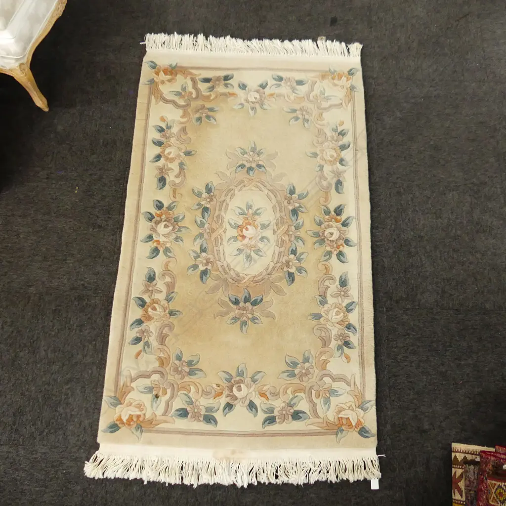 LG MACHINE TUFTED RUG 1750x920mm Image 1++