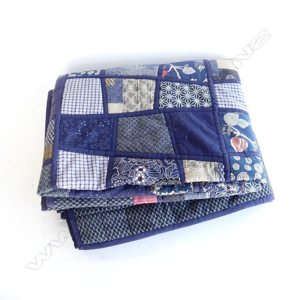 QUILT - JAPANESE FABRIC ON SIDE / TOILE OTHER MADE BY CAROL STANTON 2005 1800x1500mm Image 1++