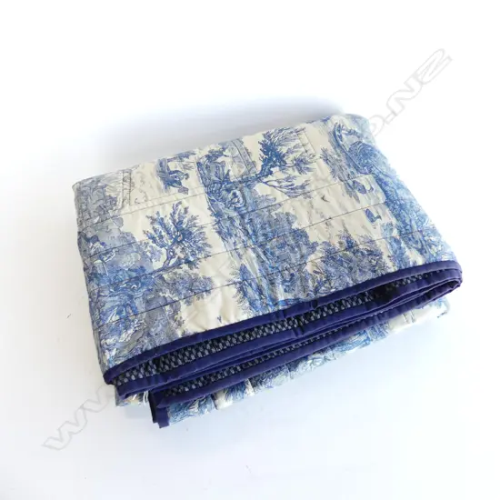 QUILT - JAPANESE FABRIC ON SIDE / TOILE OTHER MADE BY CAROL STANTON 2005 1800x1500mm