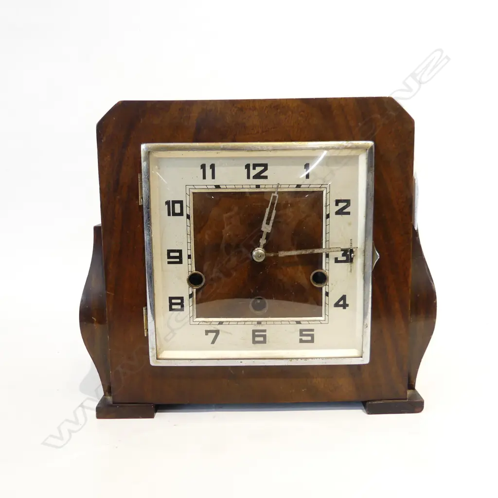 WOODEN CASED RETRO MANTLE CLOCK  240 X 220MM Image 1++