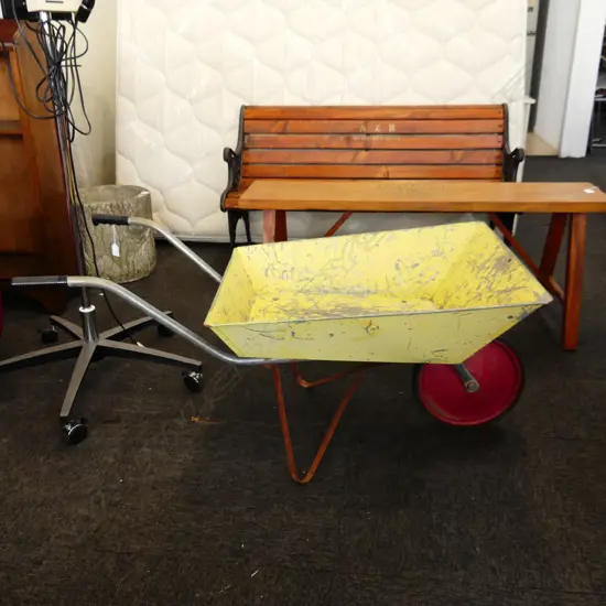 VINTAGE RETRO YELLOW PAINTED WHEELBARROW L. 1100MM (WITH HANDLES)