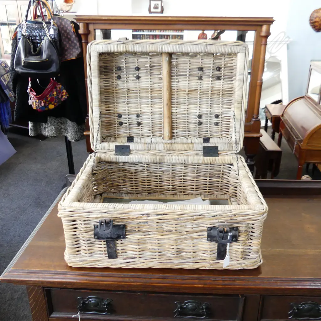 LG CANE PICNIC BASKET 620x430x310mm Image 1++