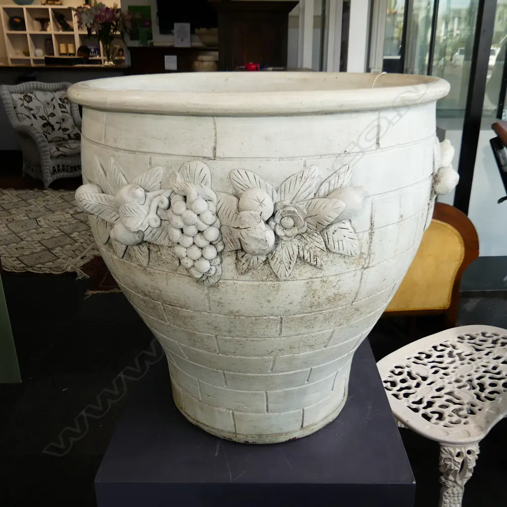 LARGE COMPOSITE GARDEN POT H.580mm / 600mmm dia Image 1++
