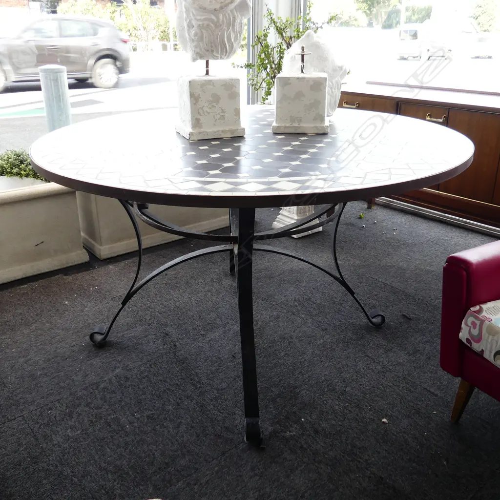 LG BLACK & WHITE MOSAIC OUTDOOR TABLE 1300mm dia  Image 1++
