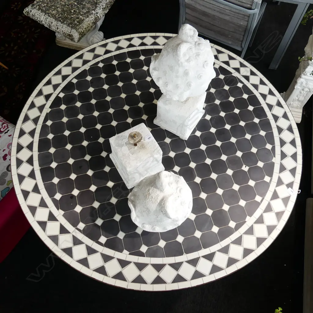 LG BLACK & WHITE MOSAIC OUTDOOR TABLE 1300mm dia  Image 1++