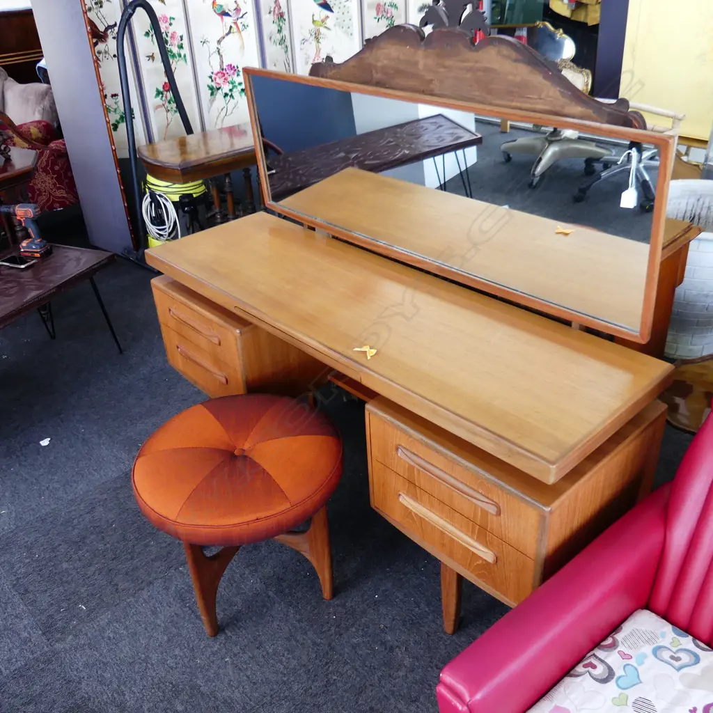 ORIGINAL MID CENTURY TEAK G PLAN FRESCO FLOATING DESK/ DRESSING TABLE AND MATCHING STOOL Image 1++