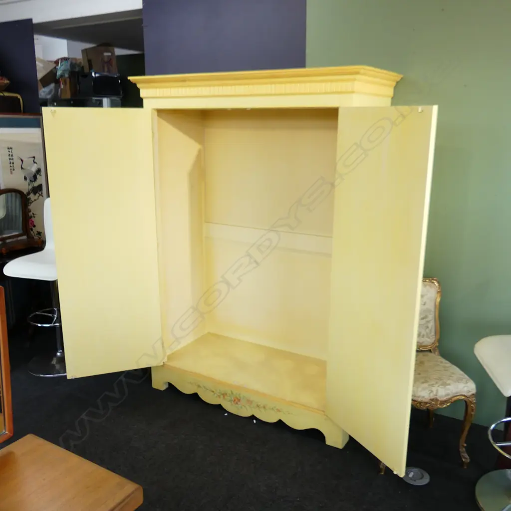 LG YELLOW PAINTED WARDROBE 1340x595x1850mm Image 1++