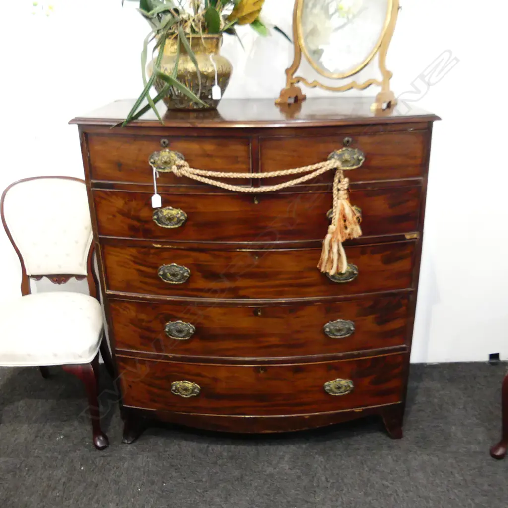 GEORGIAN MAHOGANY BOW FRONT CHEST OF DRAWERS - SOME FAULTS 1060x550x1160mm Image 1++