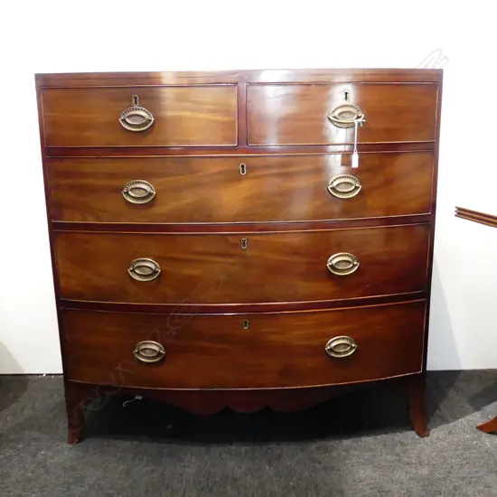 GEORIGAN MAHOGANY BOW FRONT CHEST OF DRAWERS - MINOR SCRATCHING 1045x500x1035mm