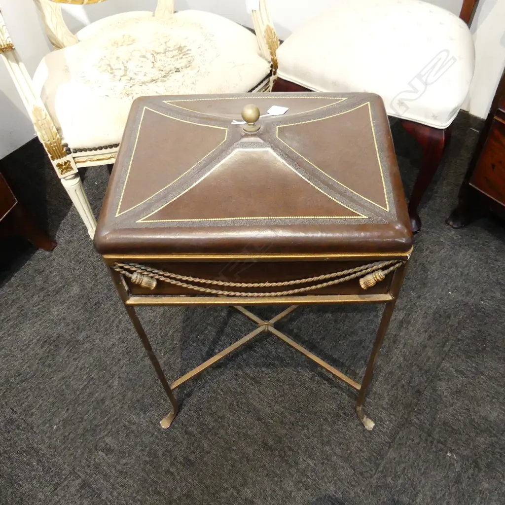 LIDDED SIDE TABLE 400x300x700mm Image 1++
