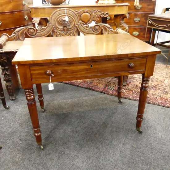 EARLY VICTORIAN MAHOGANY SIDE TABLE ON CASTORS w. 1 DRAWER 760x480x605mm
