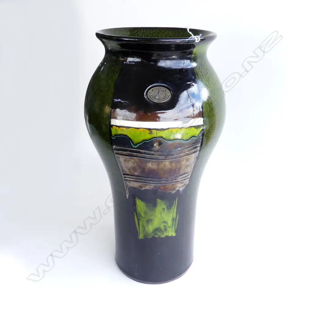 LG MORRIS & JAMES GREEN FLOOR VASE H.550mm Image 1++