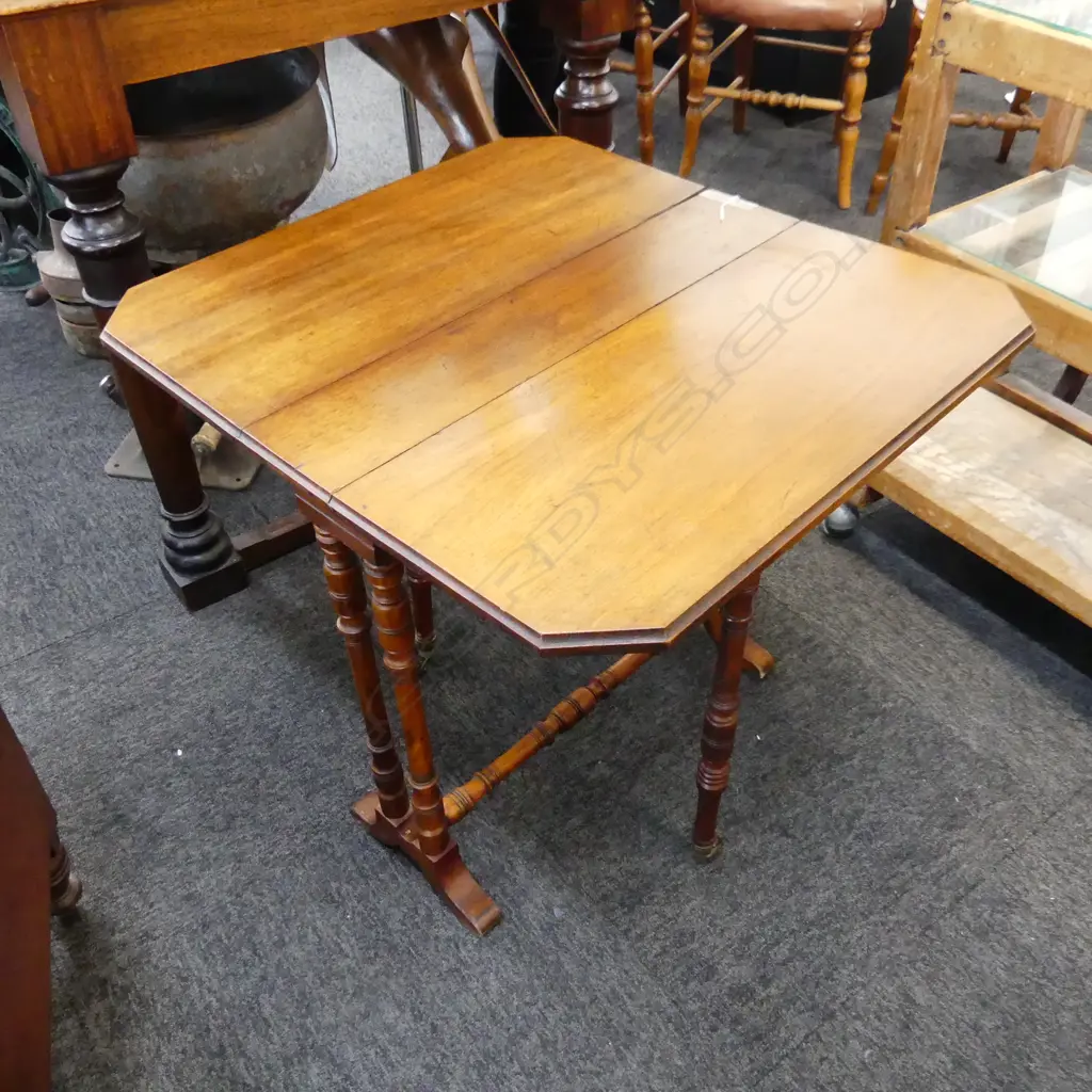 SMALL MAHOGANY DROP SIDE TABLE W.610mm Image 1++