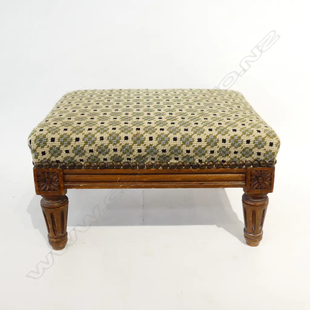 RECTANGULAR NEEDLEPOINT FOOT STOOL 325x245x185mm Image 1++