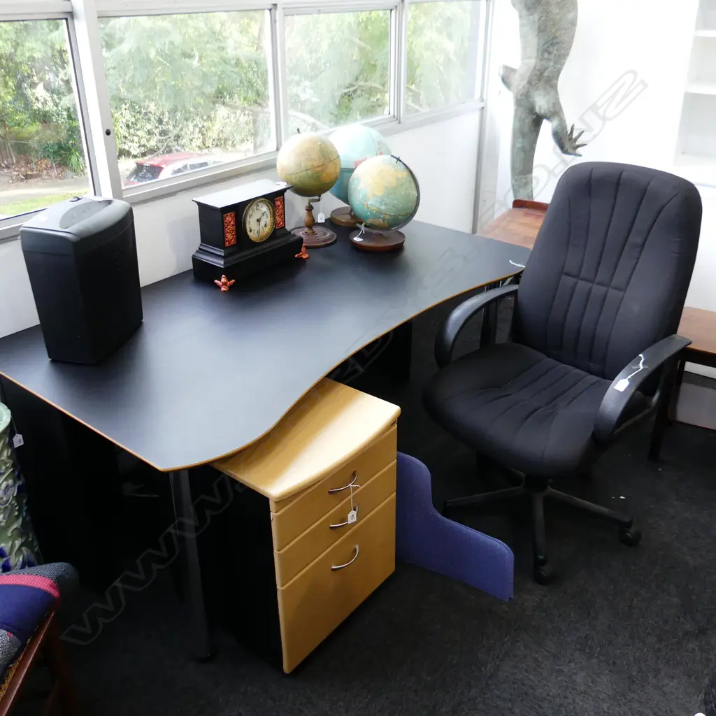 3 PCES OFFICE FURNITURE; DESK, CHAIR, 3 DRAWER CABINET... Image 1++