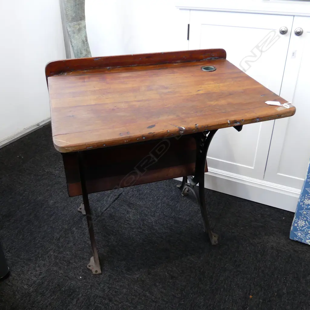 ANTIQUE SCHOOL DESK W.605mm Image 1++