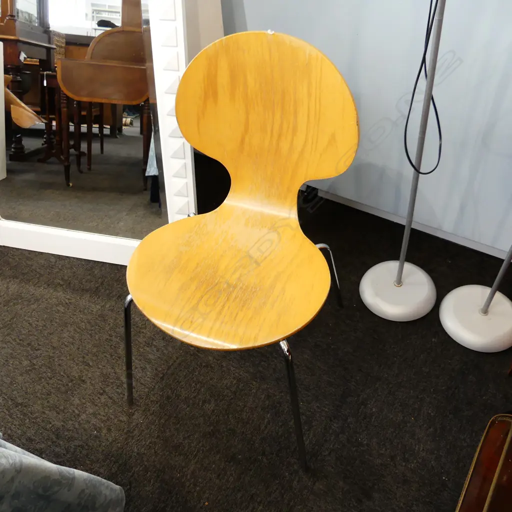 BENT PLY DINING CHAIR Image 1++