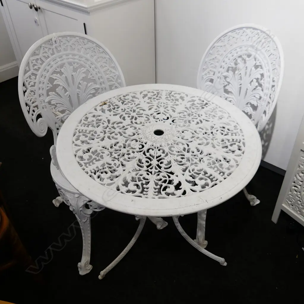 WHITE METAL PATIO SET; PR CHAIRS & TABLE 680mm dia Image 1++