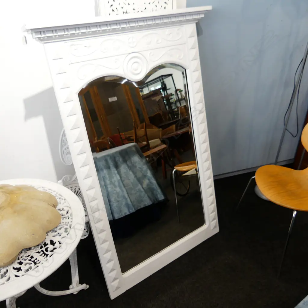 LG WHITE PAINTED WOODEN MIRROR 1400x970mm Image 1++