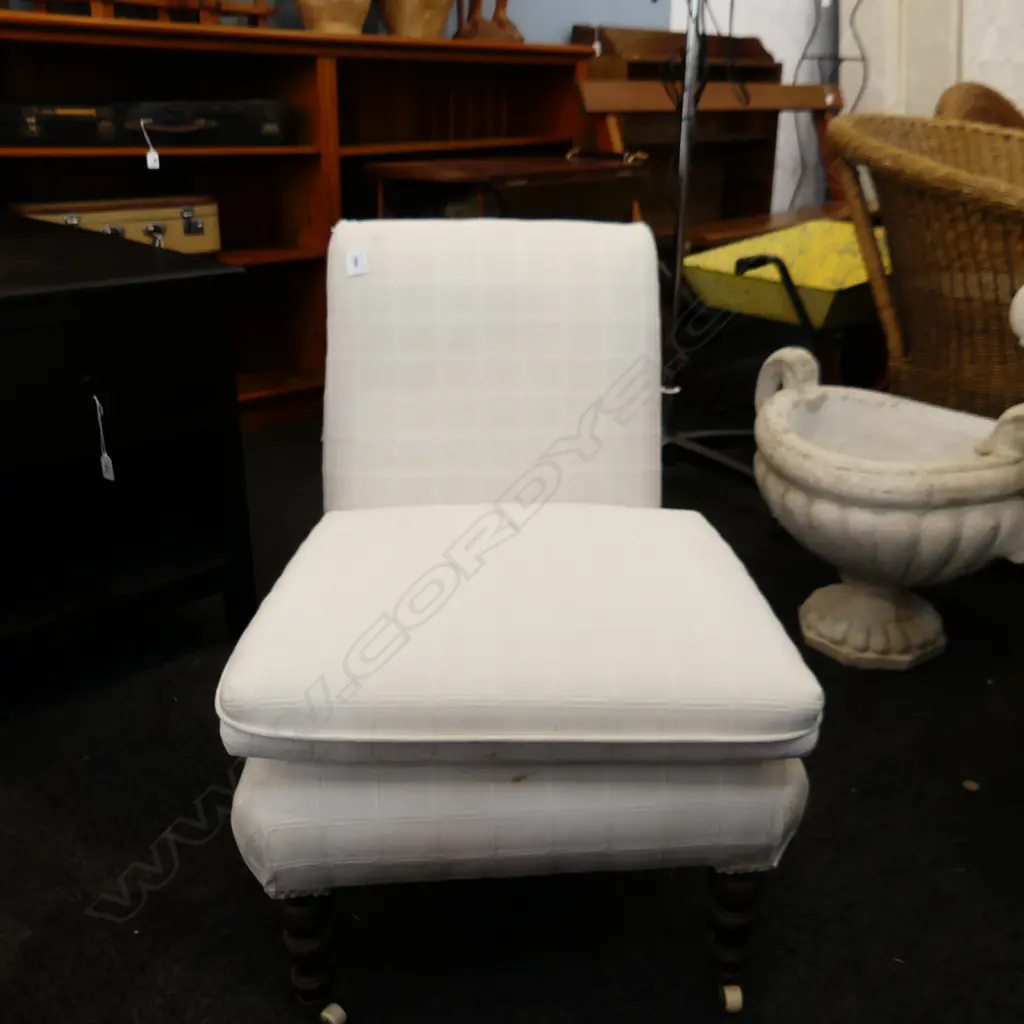 ANTIQUE SLIPPER CHAIR - WHITE UPHOLSTERY W.520mm on castors Image 1++