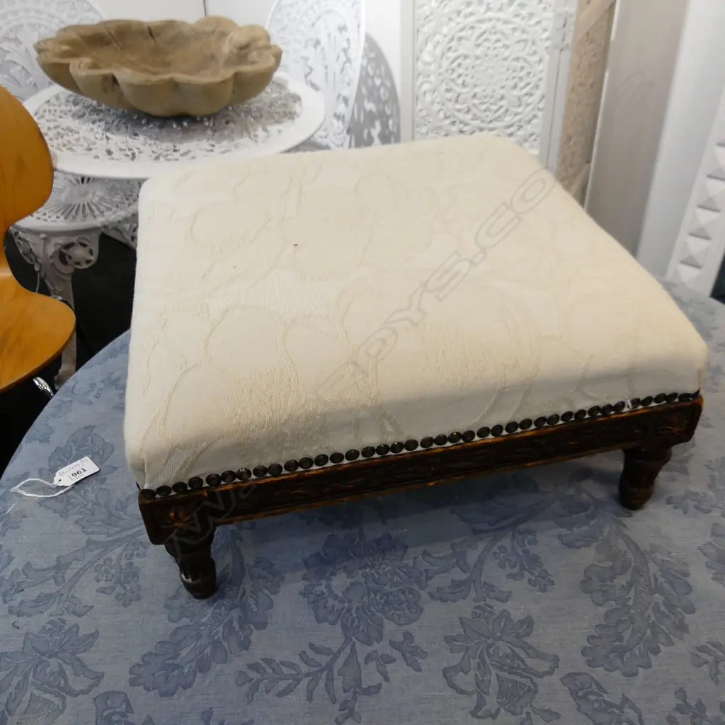 SQUARE FRENCH STYLE WHITE UPHOLSTERED FOOT STOOL 400x400x190mm Image 1++