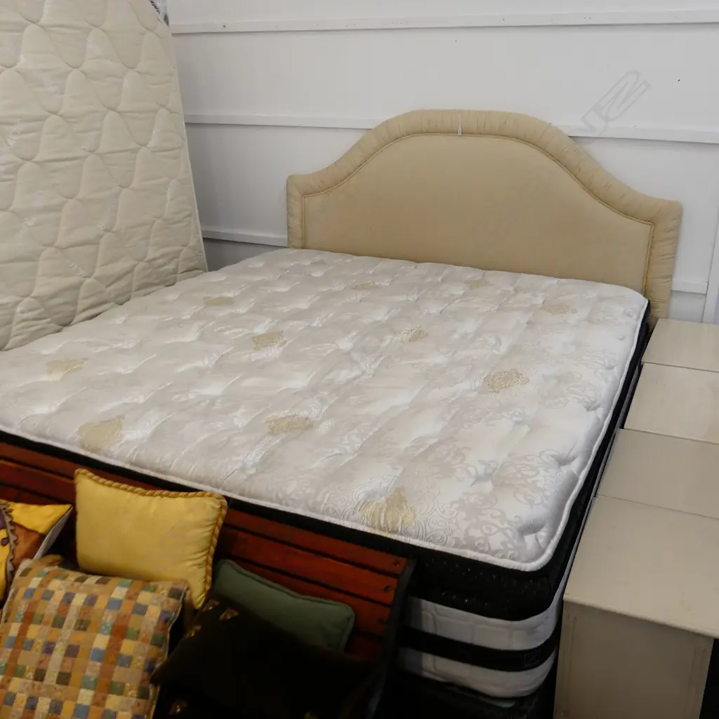 SEALY BED & BEDHEAD 1800x2000x750mm Image 1++