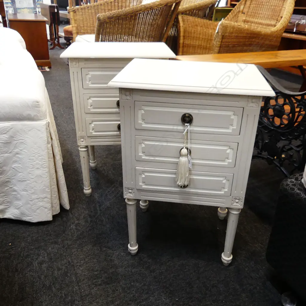 PR WHITE FRENCH STYLE BEDSIDE DRAWERS 400x300x600mm Image 1++