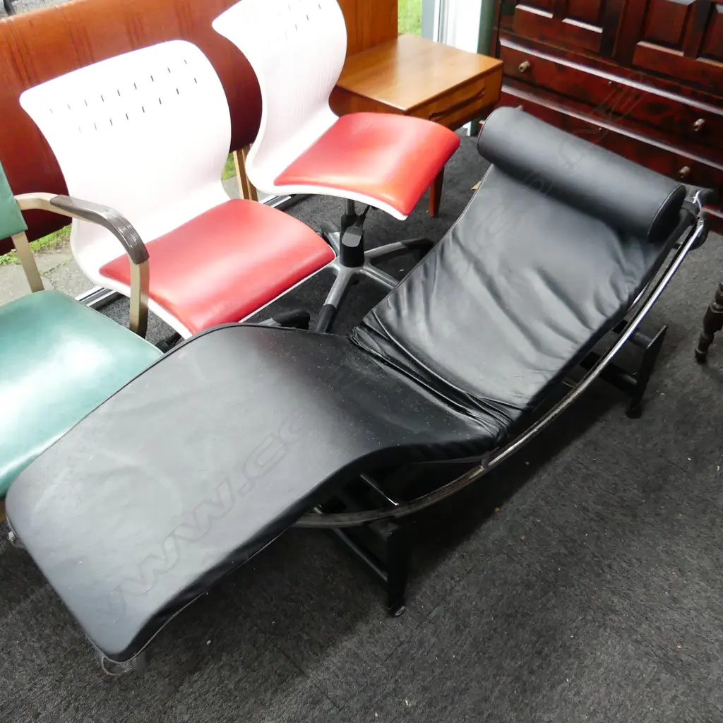 LC4 STYLE BLACK VINYL CHAISE LOUNGE CHAIR Image 1++