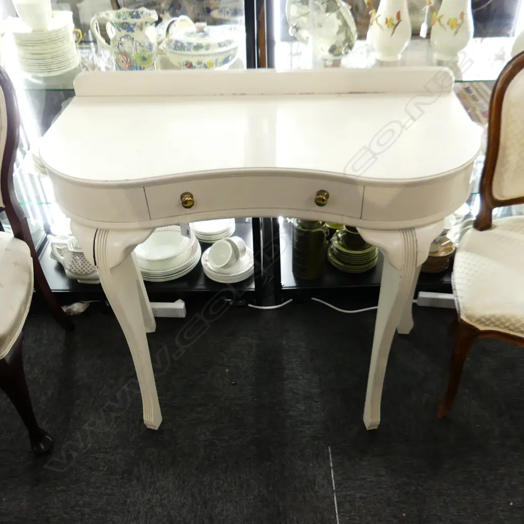 FRENCH STYLE CREAM PAINTED VANITY W.910mm Image 1++