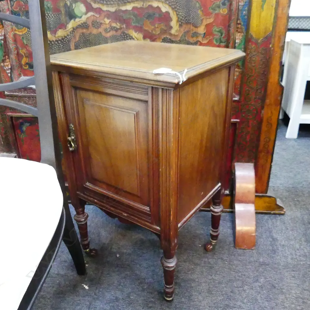 BEDSIDE CABINET H680MM Image 1++