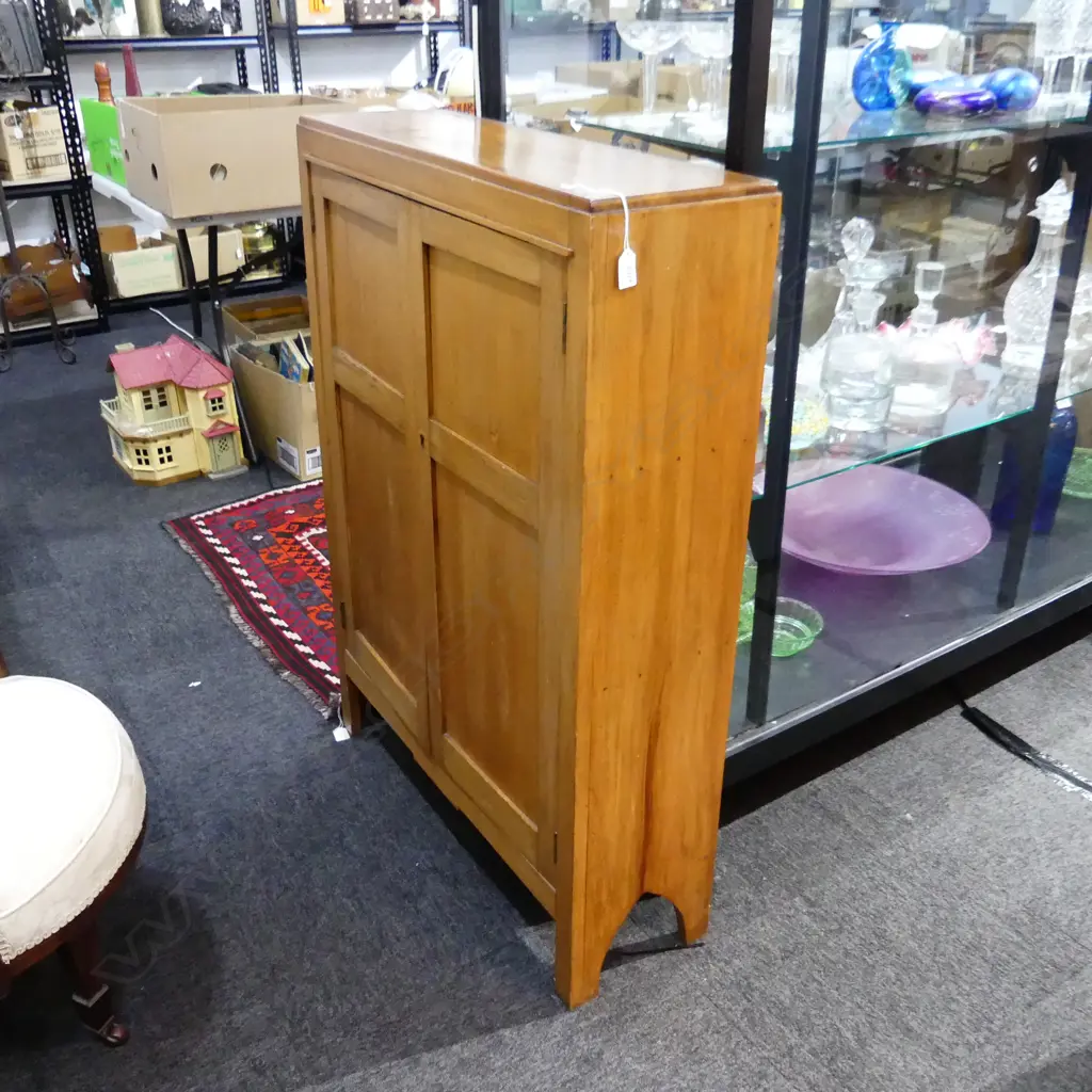 SM WOODEN CUPBOARD 1080 X 750 X 245MM Image 1++