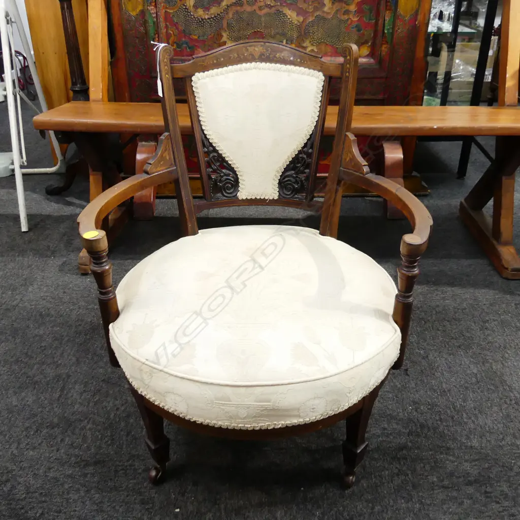 VICTORIAN BEDROOM CHAIR Image 1++