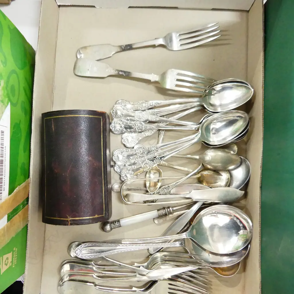TRAY OF MIXED EP CUTLERY Image 1++