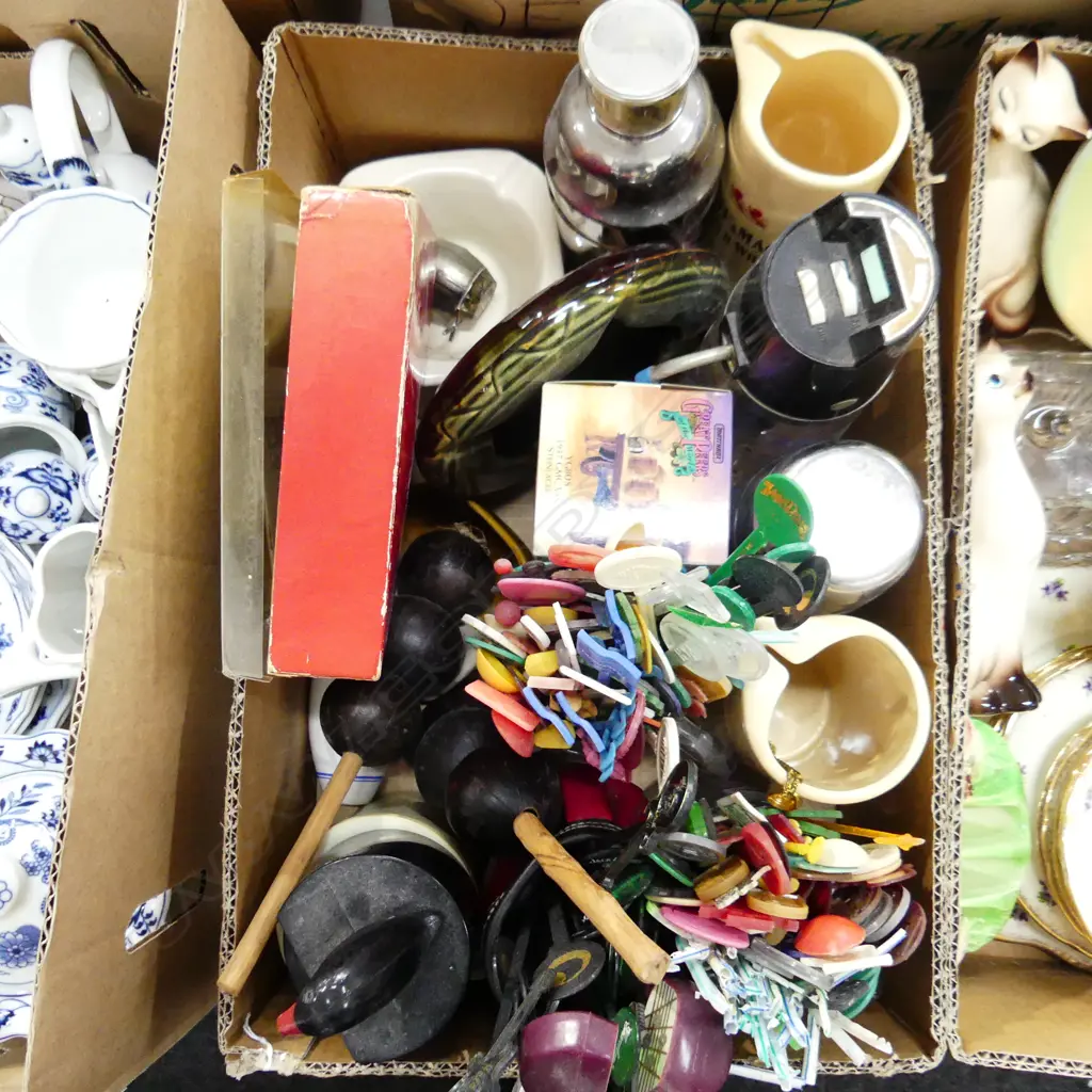 BOX ASST BAR COLLECTABLE ETC.. PLUS TAROT CARD SET ETC.. Image 1++