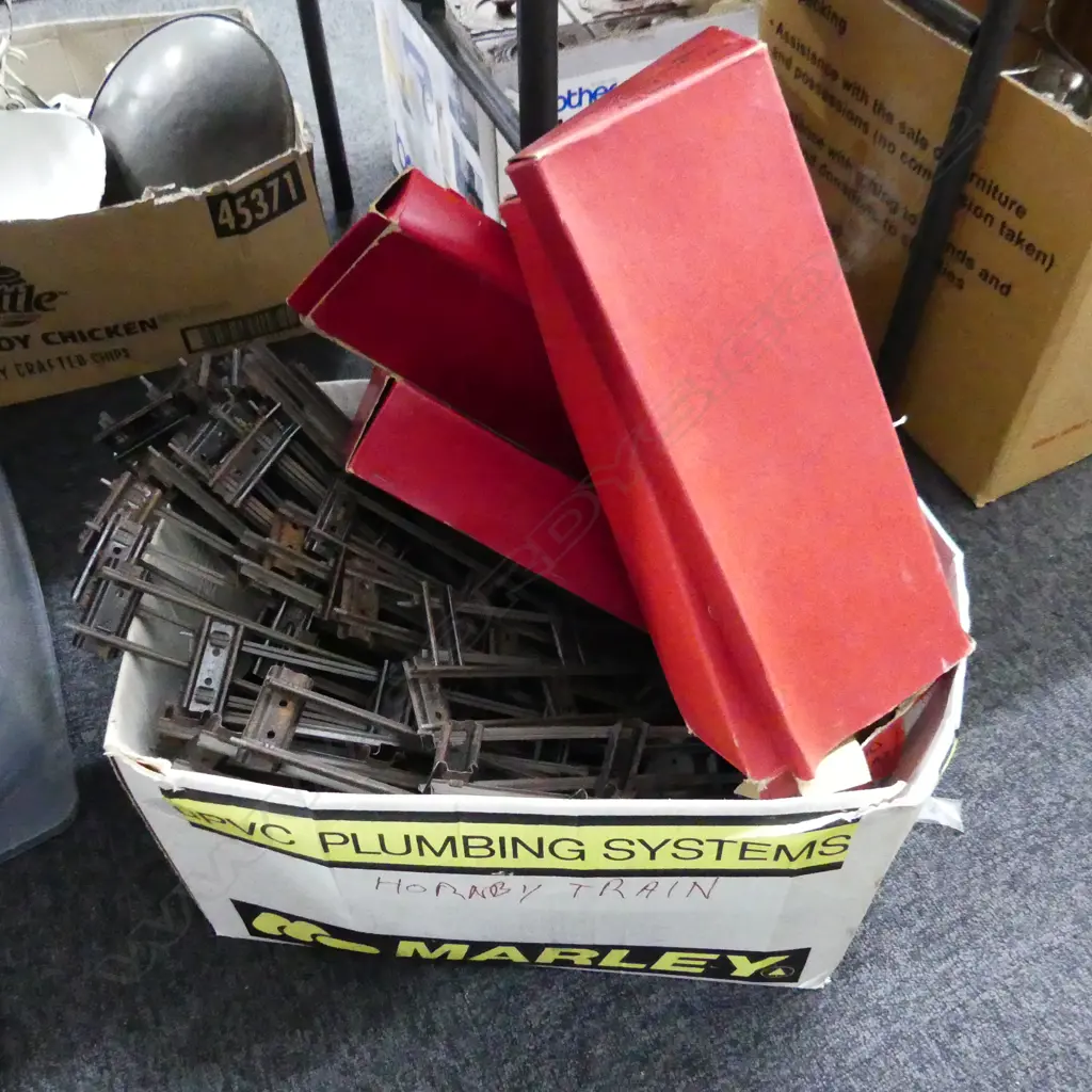 BOX LOT ASST. VINTAGE HORNBY MECCANO TRAIN TRACK; STRAIGHT & CURVED SECTIONS GAUGE O ETC  Image 1++