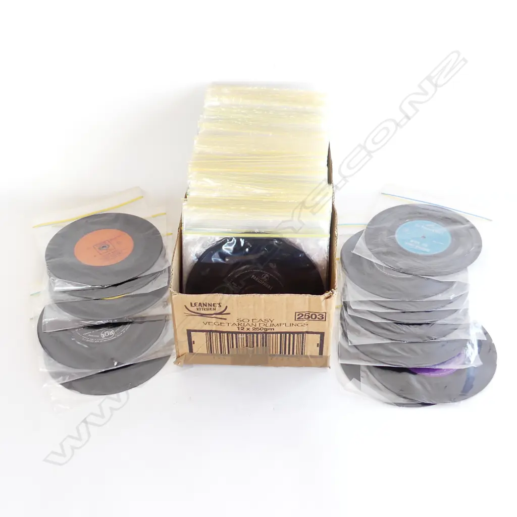 QUANTITY OF 1950S AND 1960S SINGLES. NO COVERS.  Image 1++