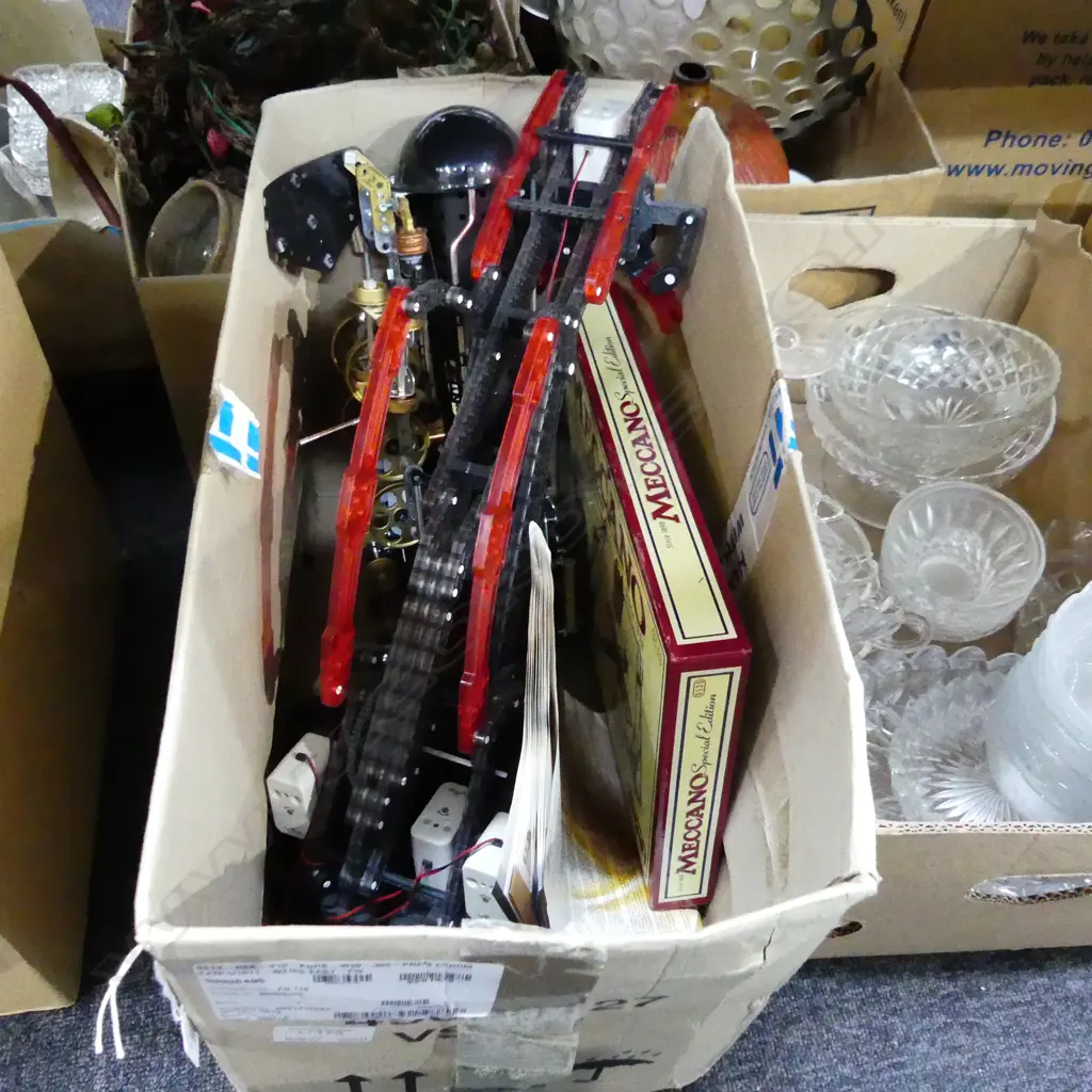 BOX LOT ASST. MECCANO; TRAIN, CRANE, SPECIAL ED. 4 MODEL KIT SET Image 1++