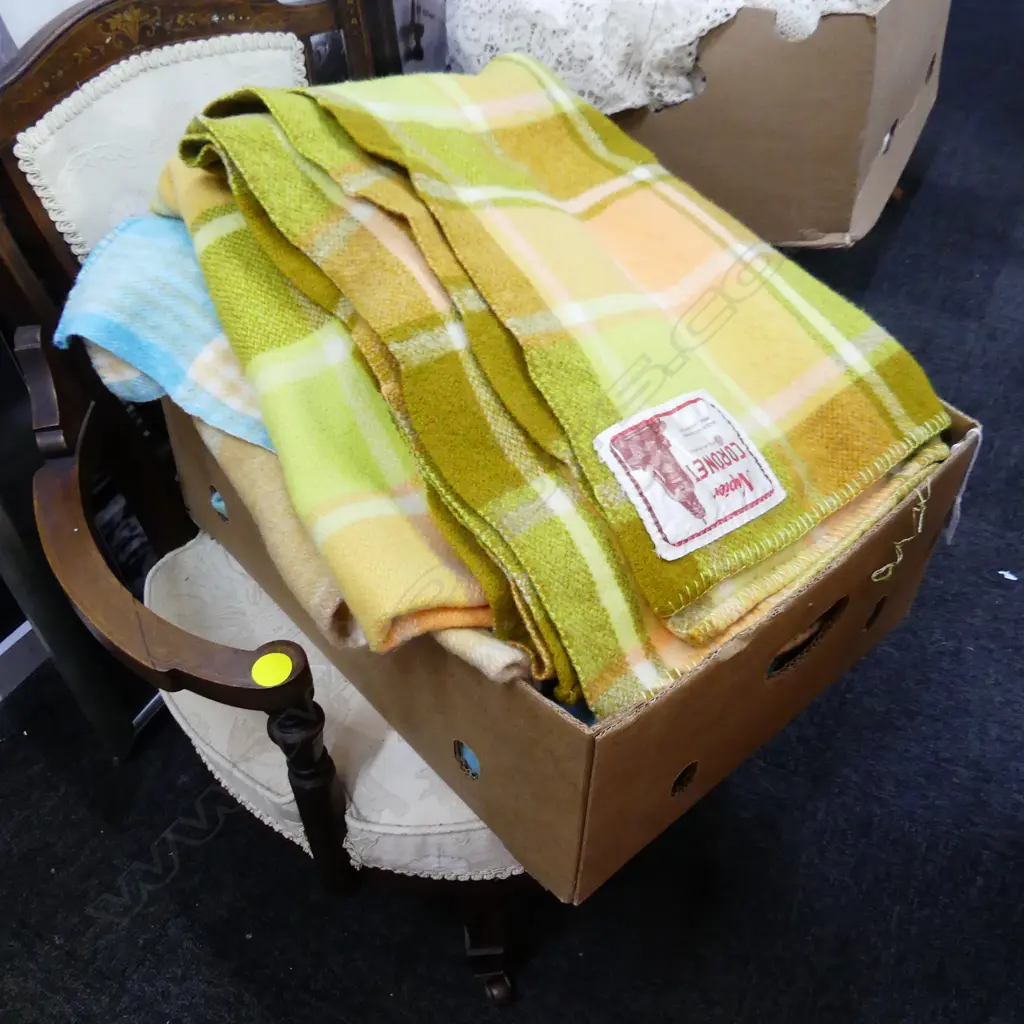 BOX ASST WOOLEN BLANKETS  Image 1++