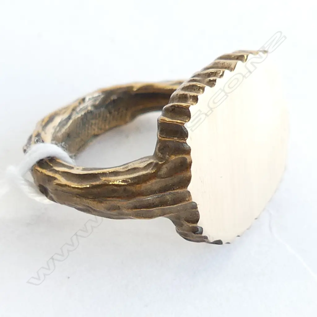 CONTEMPORARY BRONZE SIGNET RING BY JEWELLER KIM BRICE  Image 1++