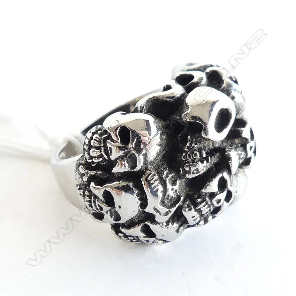 STAINLESS STEEL SKULLS RING  Image 1++