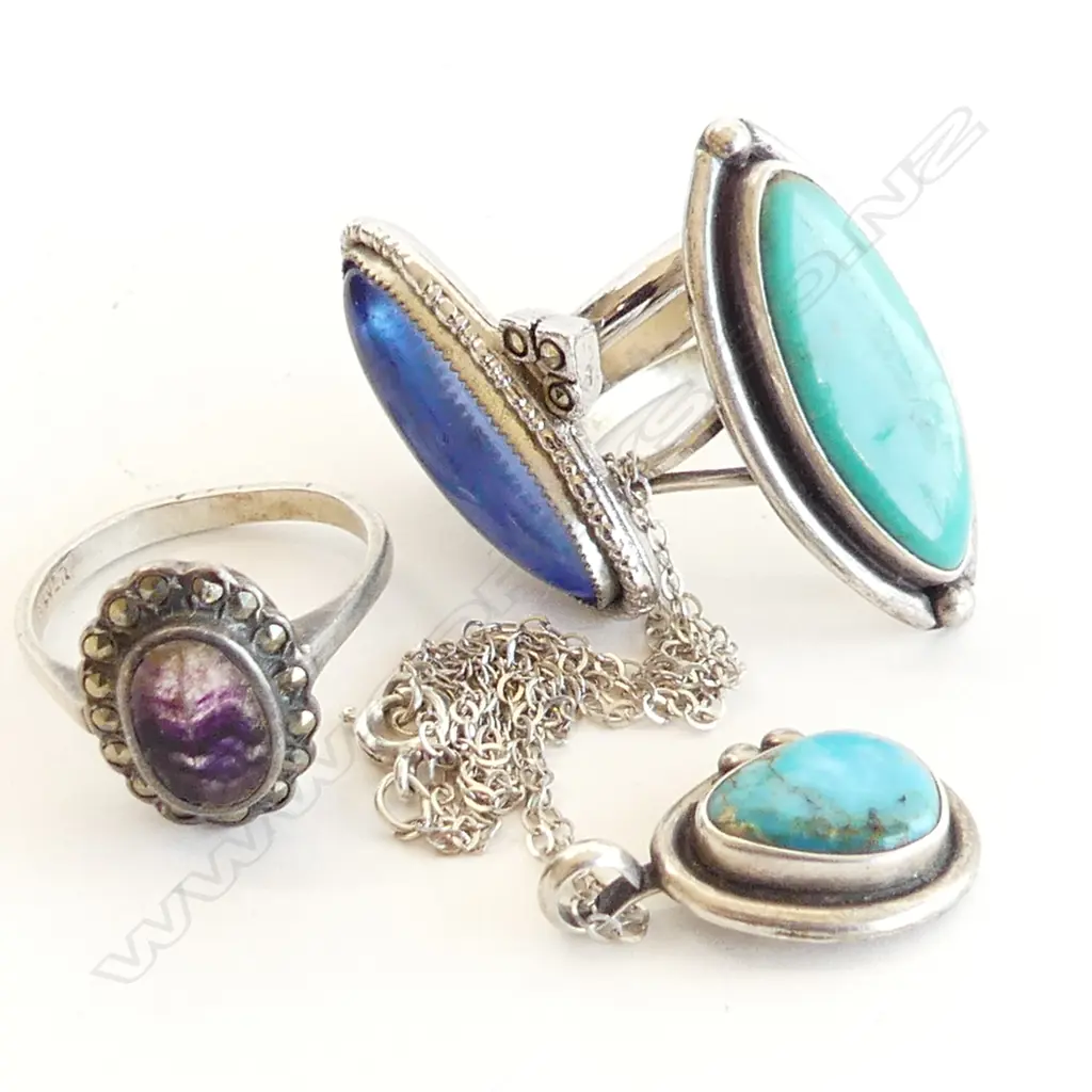 TURQUOISE & STG SILVER CHAIN & PENDANT & RING + 2 OTHER COSTUME JEWELLERY RINGS  Image 1++