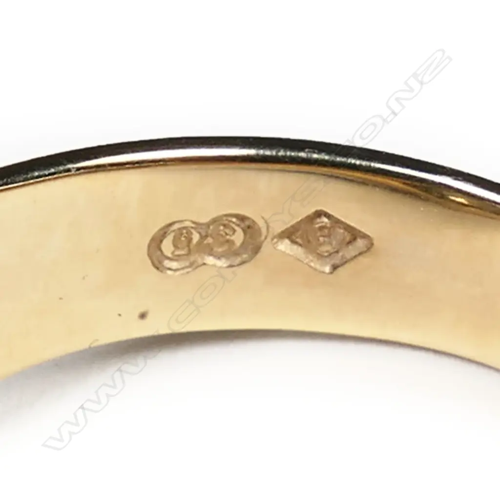 9CT YELLOW GOLD & 2CT DIAMOND SOLITAIRE RING Val. $20,000 Image 1++