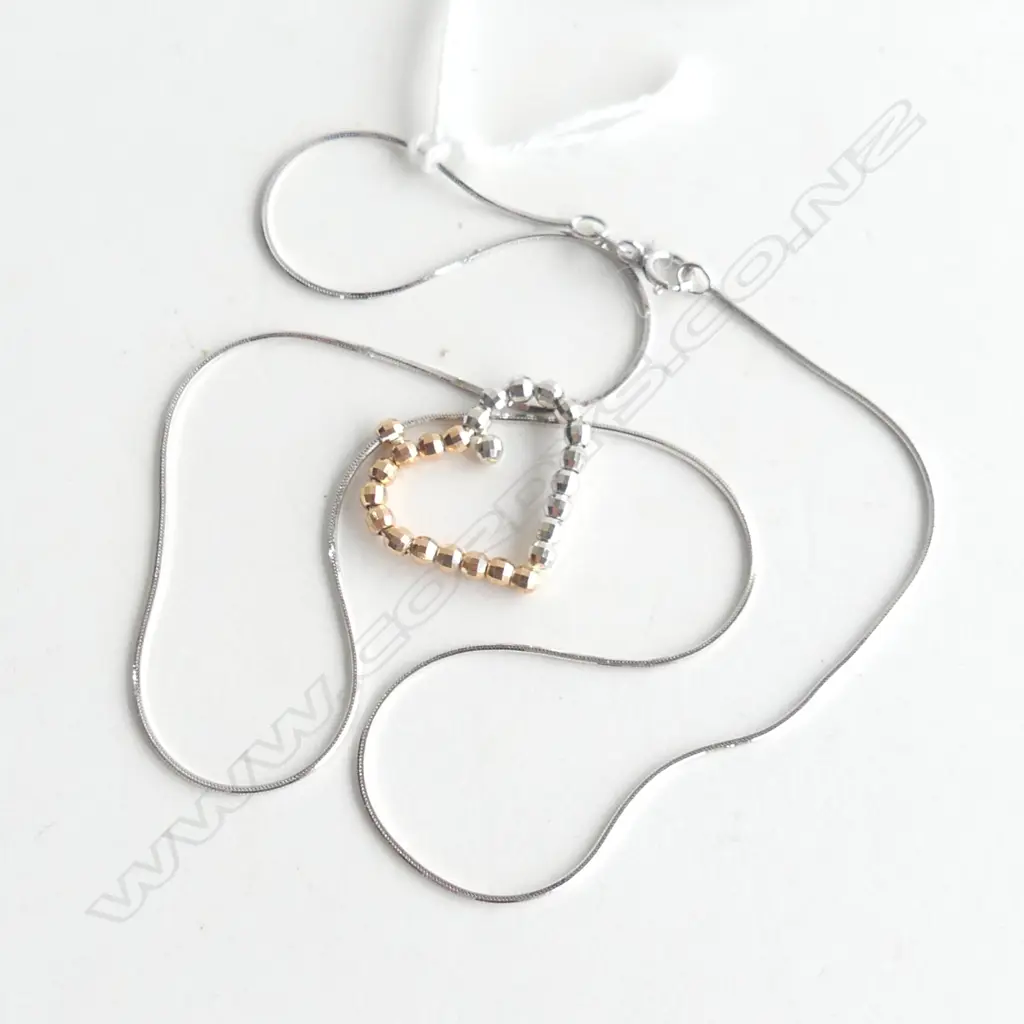 18CT WHITE GOLD CHAIN WITH 18 W AND ROSE GOLD PENDANT 4.1GMS 40CM Image 1++
